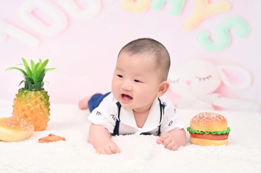 福建宝宝眼角红血丝 福建宝宝眼角红血丝